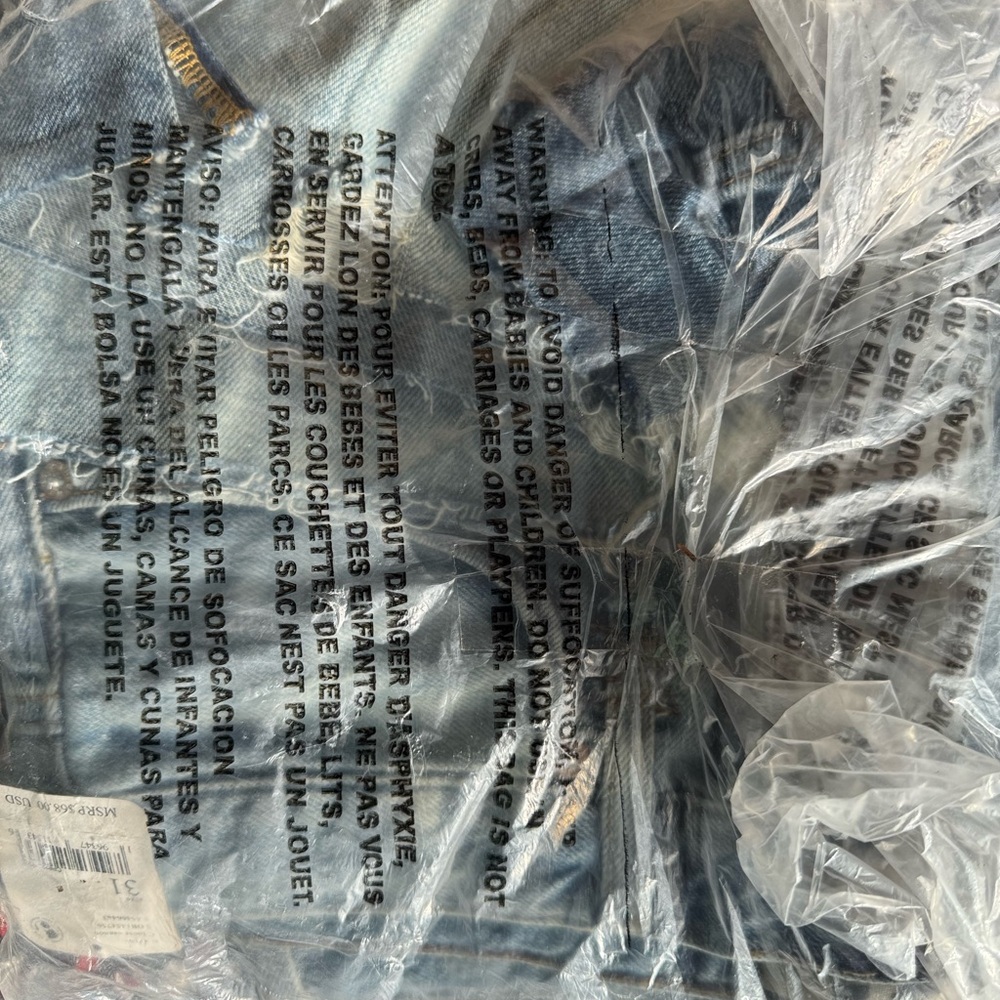 🎉LAST PIECE‎ 🎉 FREE PEOPLE Makai Distressed Denim Shorts - Picture 5 of 5